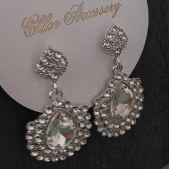 CHLOE ACCESSORY Glamorous Silver Clear Crystal Pear Shaped Drop Earrings**NEW! - Picture 2 of 4